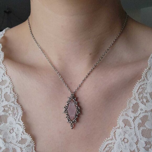 Vintage antique rose quartz and silver chainmail necklace ✦ fairy style ✦ - Picture 3 of 8